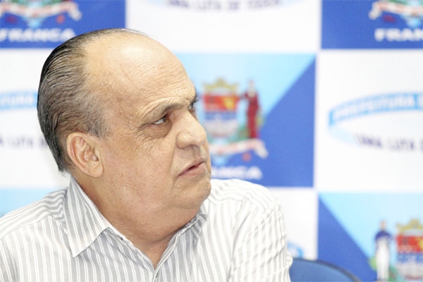 Sidnei: mais distante de Alexandre Ferreira
